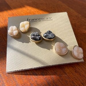 Glamorous stud earrings